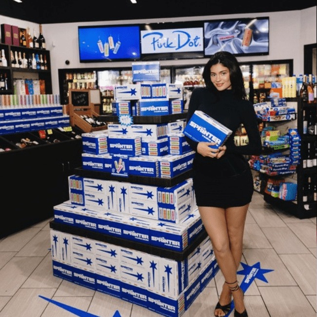 Kylie Jenner com o pack de Sprinter
